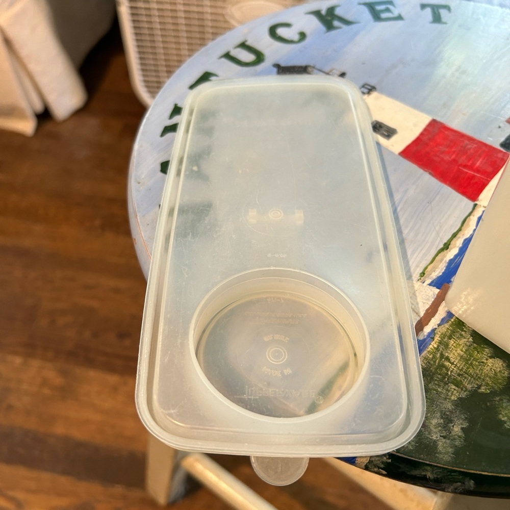 Tupperware vintage cereal, storage keeper excellent condition - Picture 7 of 8